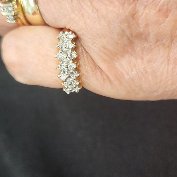 SALE💥14k Diamond Anniversary Ring - Picture 9 of 13